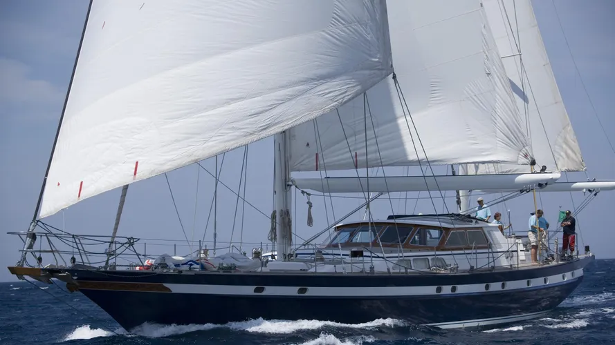Black Molly III yacht sailing