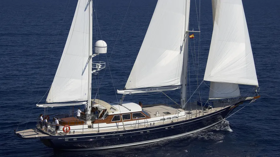 Alme Sol yacht