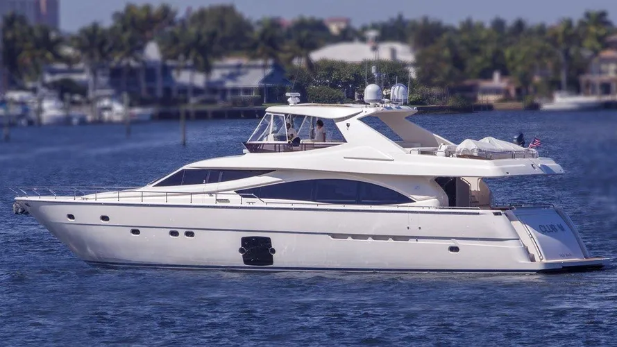 crystal parrot club m motoryacht ferretti 830 26m 2012 profile