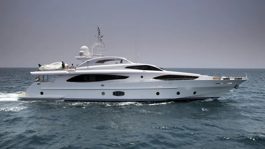 amouj-yacht-exterior