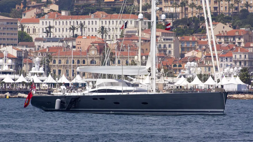 heureka-yacht-exterior