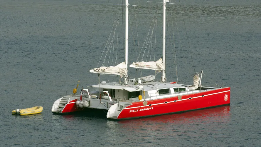 etoile-magique-yacht-exterior
