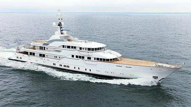 hampshire ii motoryacht feadship 78m 2012 half profile before refit