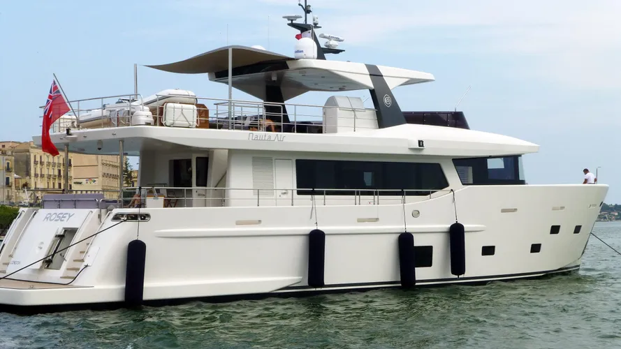 rosey-2015-yacht-exterior