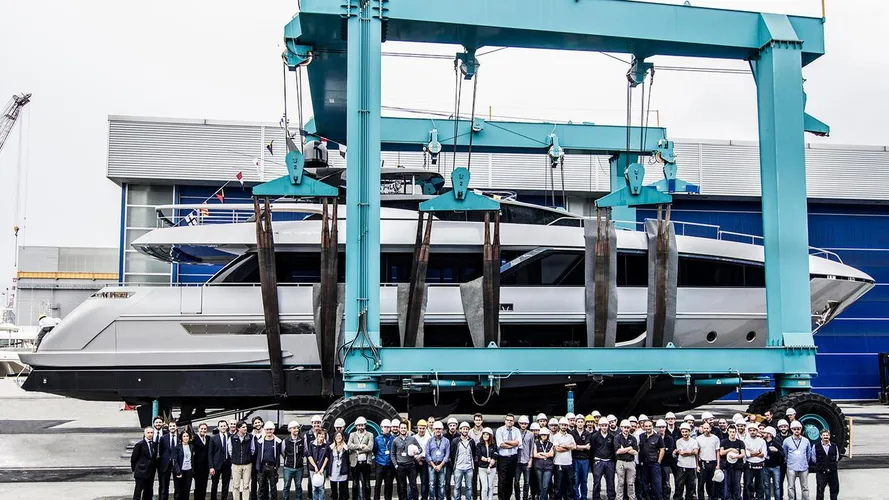 bernadette riva 100 corsaro motoryacht 2017 30m profile launch