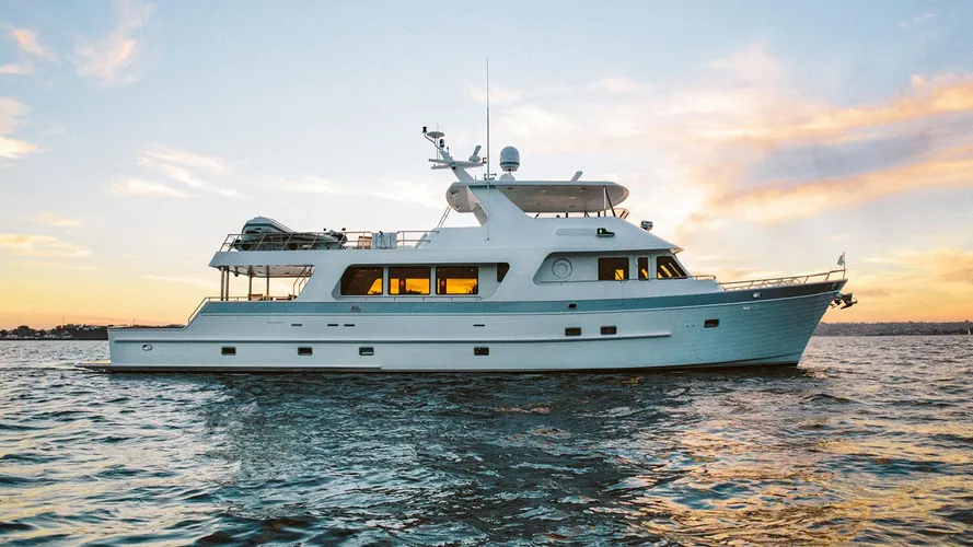 argo motoryacht outer reef yachts 2015 26m profile
