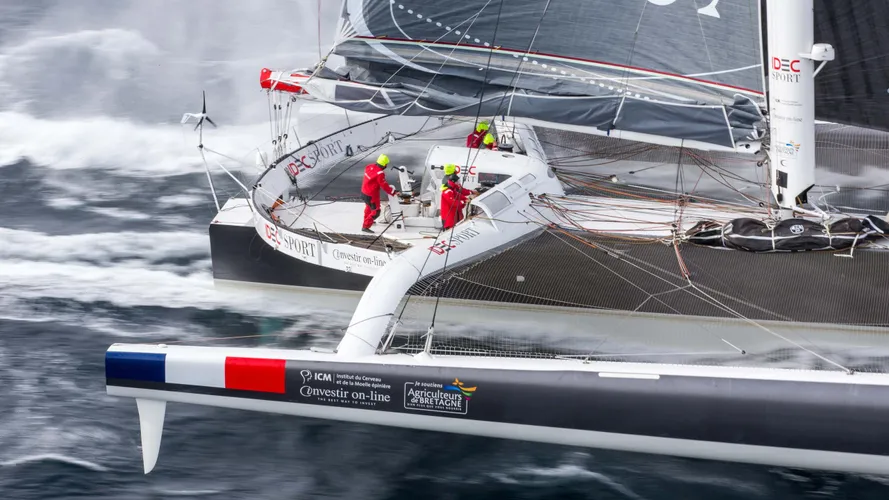 idec sport trimaran racing yacht multiplast 2006 31m cockpit