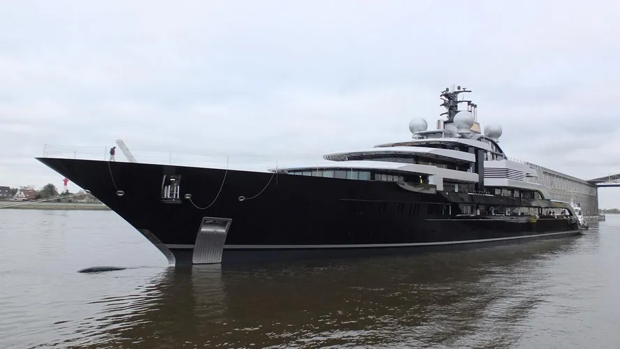 crescent thunder motoryacht lurssen 135m 2018 launch half profile