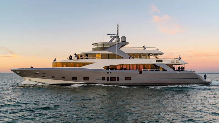 tosca couach 4400 fly motoryacht couach yachts 2017 45m profile cruising