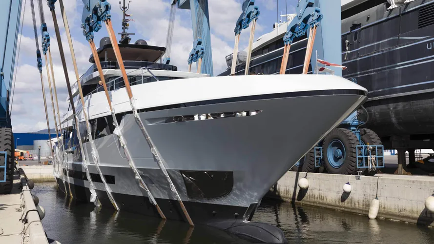 oceano 42 hull 2 motoryacht overmarine 42m 2017 launch half profile