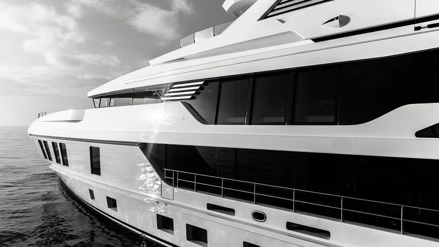 roe razan motoryacht turquoise yachts 2017 47m side view
