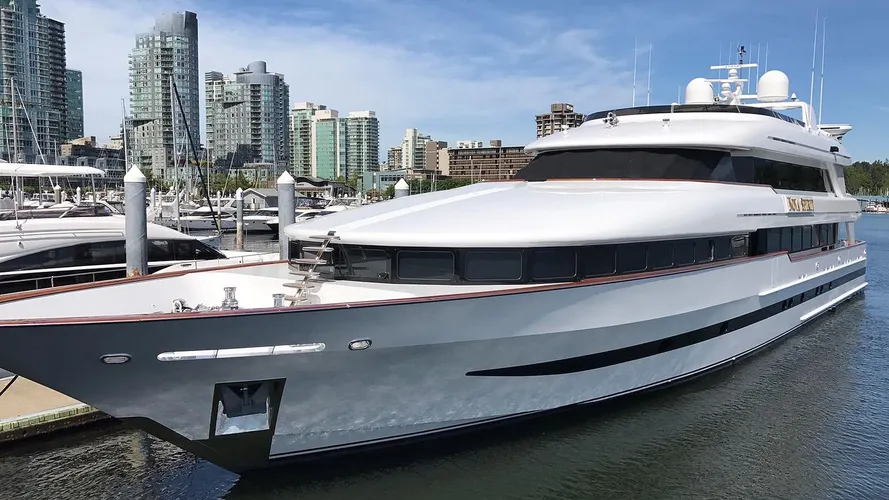 nova spirit motoryacht trinity yachts 46m 1999 half profile