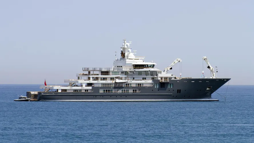 andromeda-ulysses-explorer-yacht-kleven-2015-107m-profile-after-refit