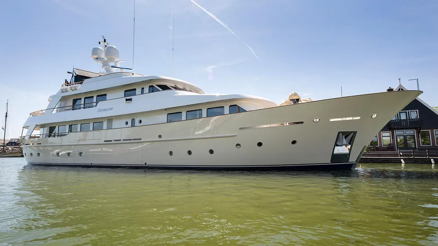 soprano motoryacht hakvoort 38m 2017 half profile