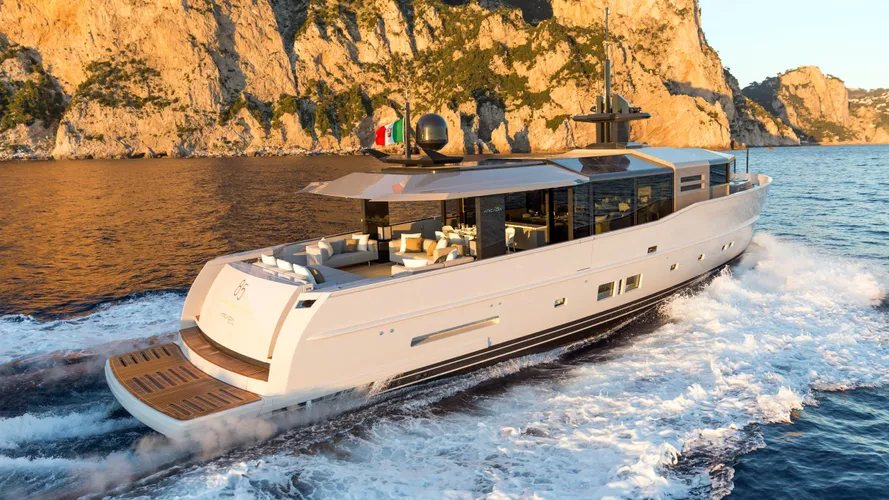 arcadia 85 motoryacht arcadia yachts 26m 2015 half stern sistership