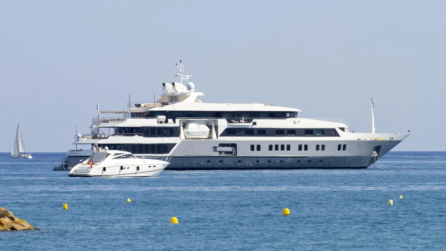 serenity motoryacht austal 72m 2003 profile after refit