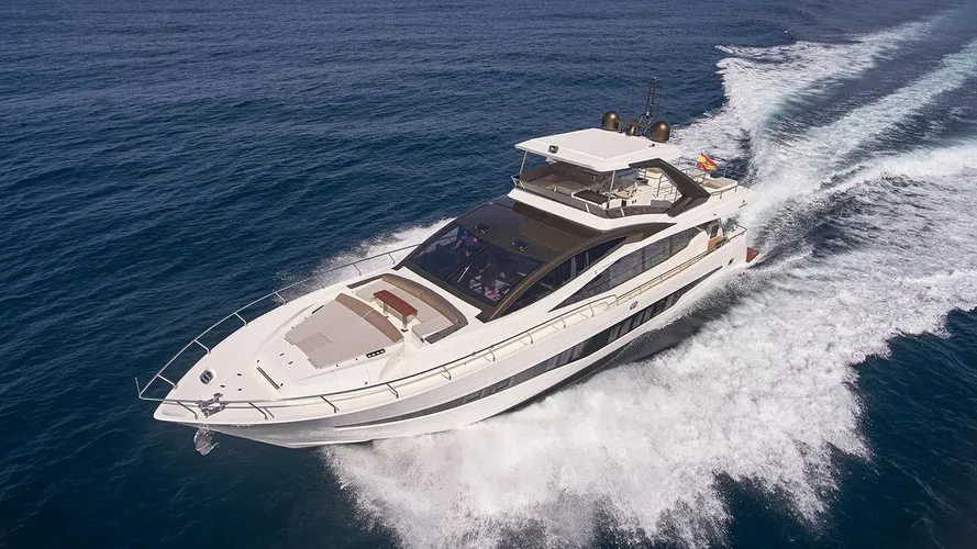 17 motoryacht astondoa yachts 80 glx 25m 2017 half profile