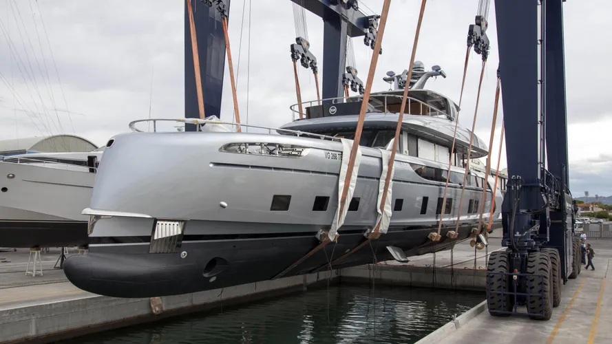 gtt 115 motoryacht dynamiq yachts 35m 2017 launch half profile