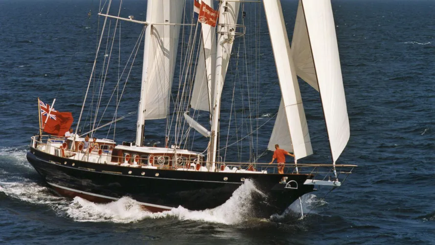 reesle sailing yacht engelaer 30m 1995 half profile