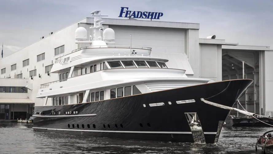 valoria b femke hull 697 motoryacht feadship 47m 2017 launch bow