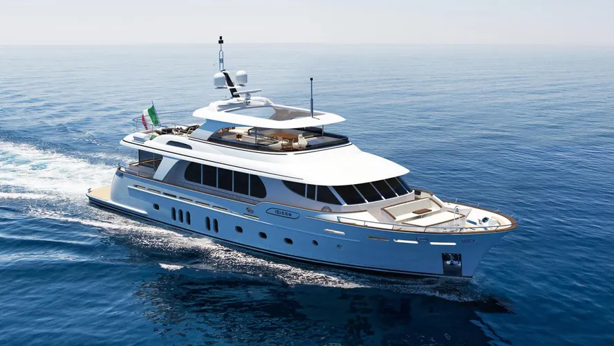 fuoriserie 31m motoryacht ccn 31m 2019 half profile