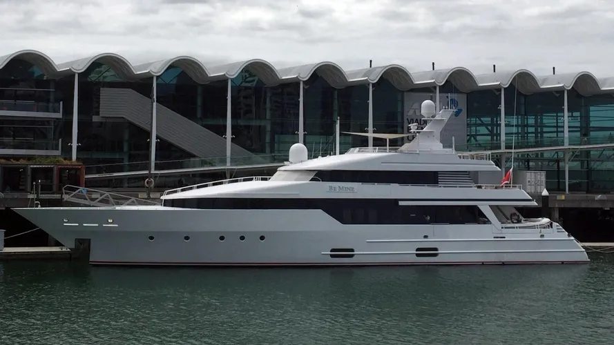 be mine motoryacht lurssen 1991 40m profile after refit 2017