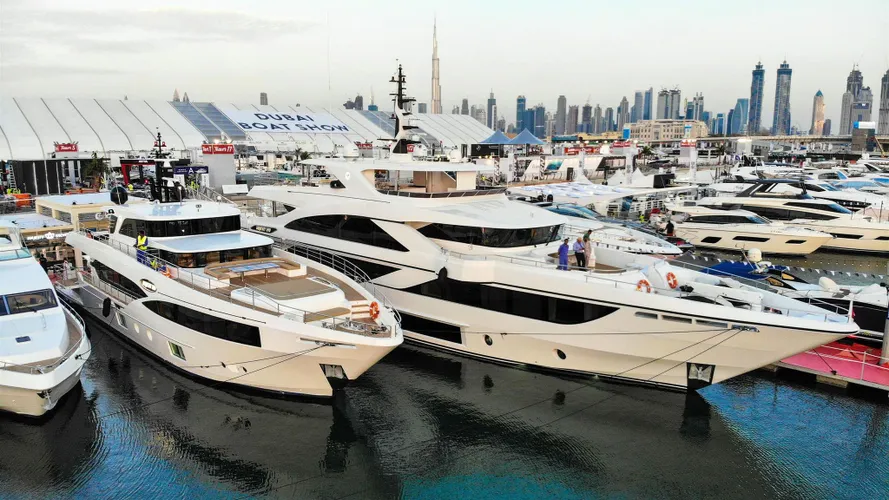 cest la vie majesty 140 motoryacht gulf craft 43m 2018 debut dibs