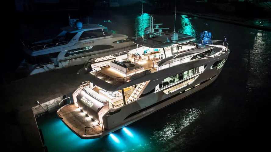 sunrise motoryacht horizon fd85 26m 2018 launch half stern