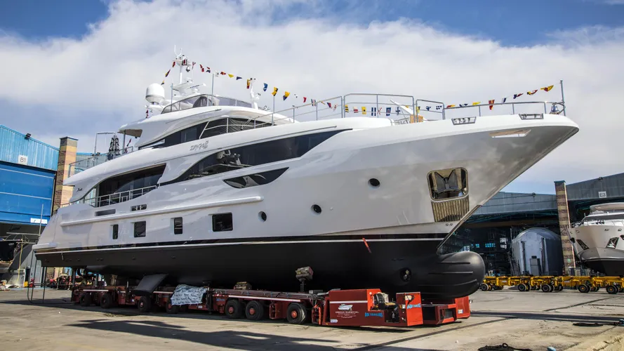 zehra motoryacht benetti yachts 29m 2018 launch half profile