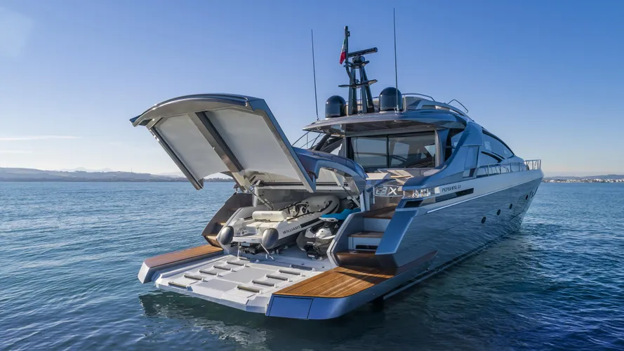 pershing 8x motoryacht pershing 25m 2019 stern