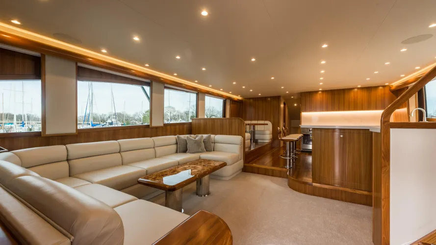 18 reeler weaver 97 dc motoryacht weaver boatworks 29m 2018 saloon