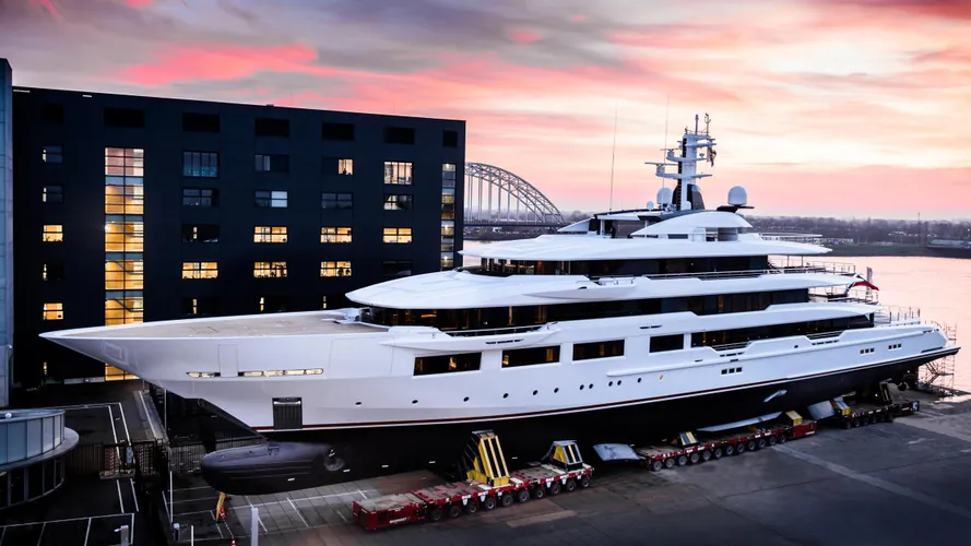 dreamboat y716 motoryacht oceanco 90m 2019 launch half profile