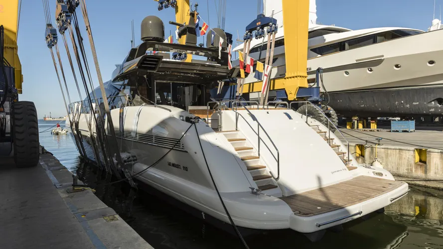mangusta 110 hull 4 motoryacht overmarine 34m 2019 launch half stern
