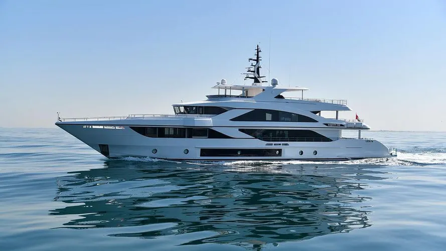 nashwan motoryacht gulf craft majesty 140 43m 2019 profile sistership