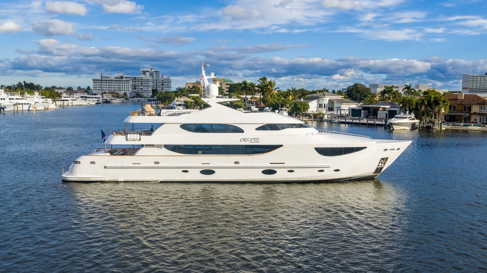 DREAMER yacht (Hargrave Custom Yachts, 41.5m, 2010)