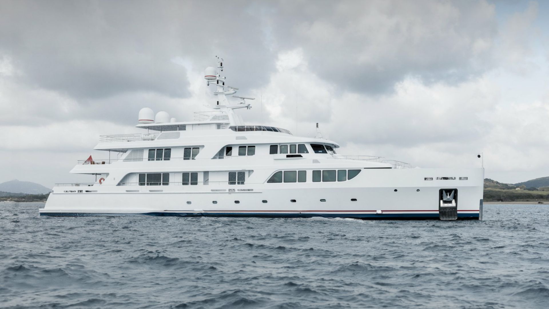 KADIMO'S yacht for charter (Codecasa, 49.9m, 2015)