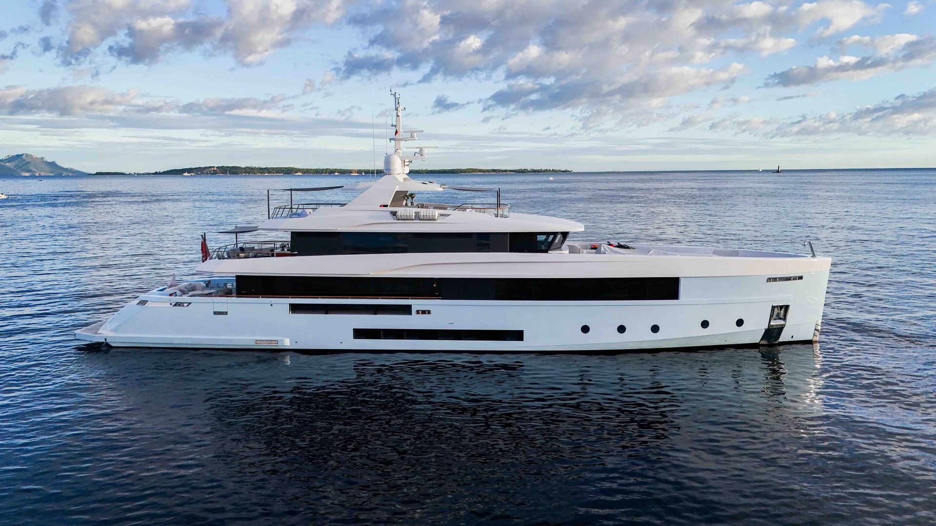 Althea Admiral Yachts 2020
