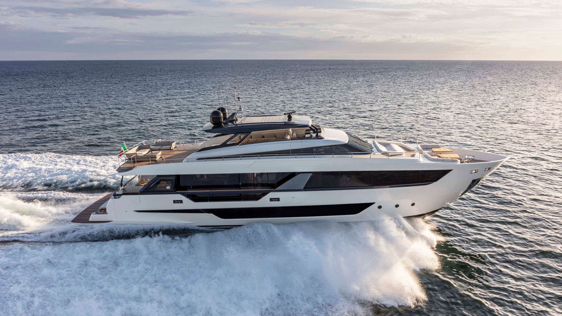 Epic Ferreti Yachts 2021