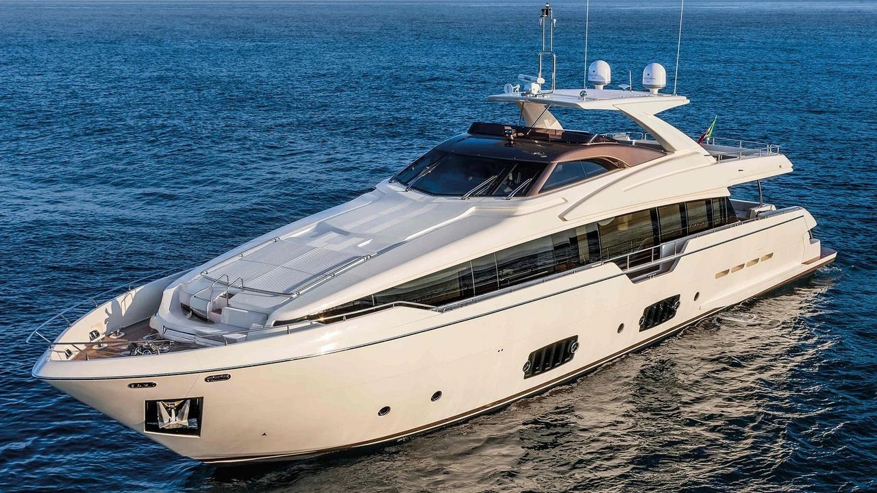 White Swan Ferretti 2015