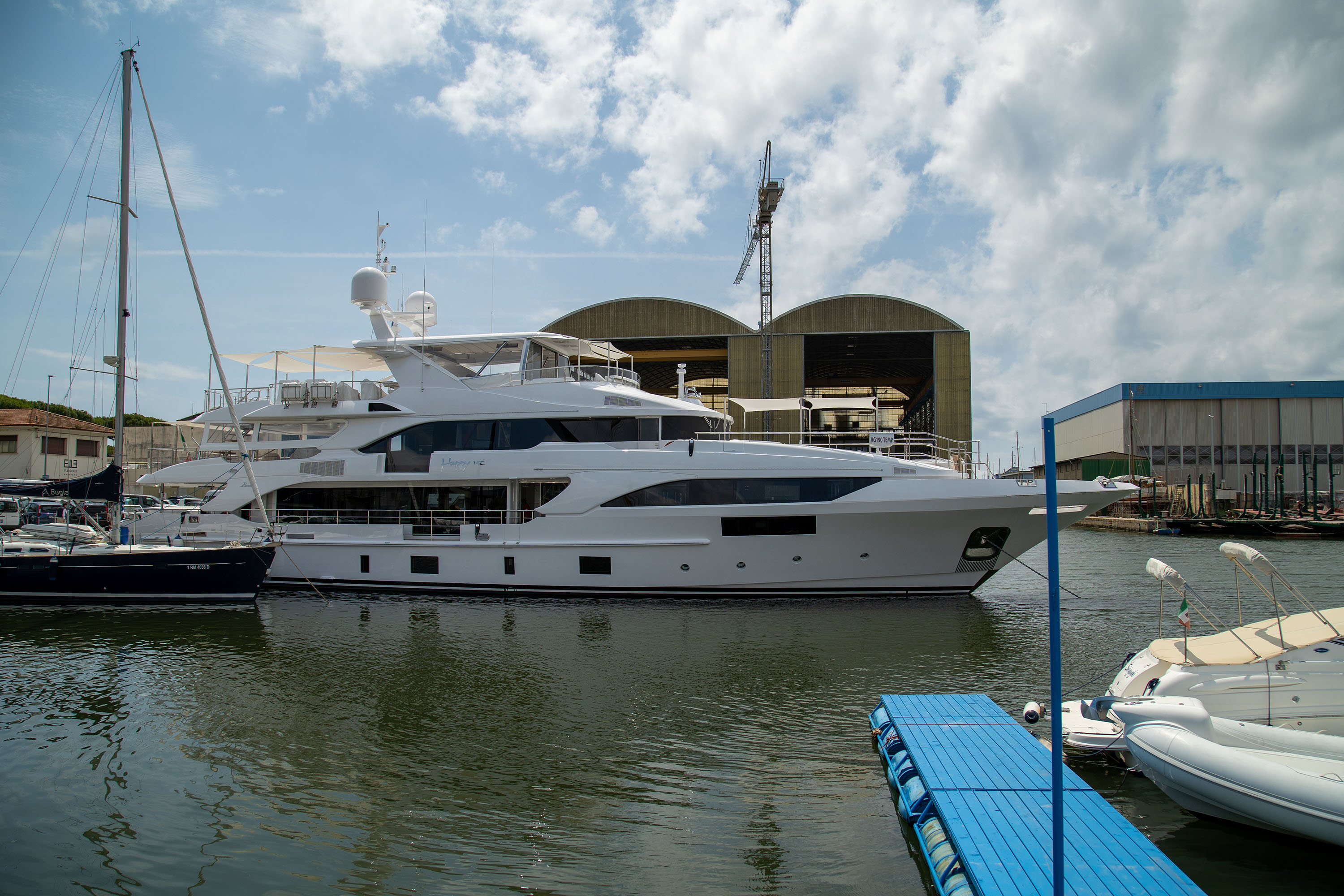 HAPPY-ME-yacht-for-sale-for-charter-vbs-01.jpg