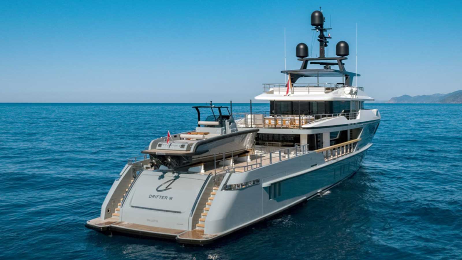 Sanlorenzo motor yacht Drifter W sold
