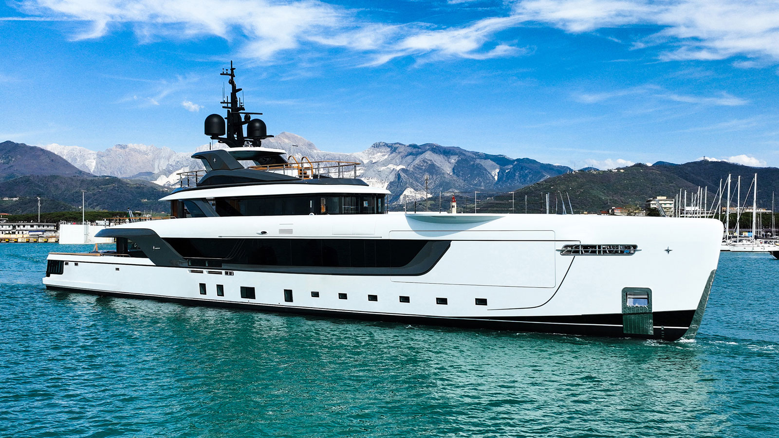 First look on board 55m Admiral Silver Star