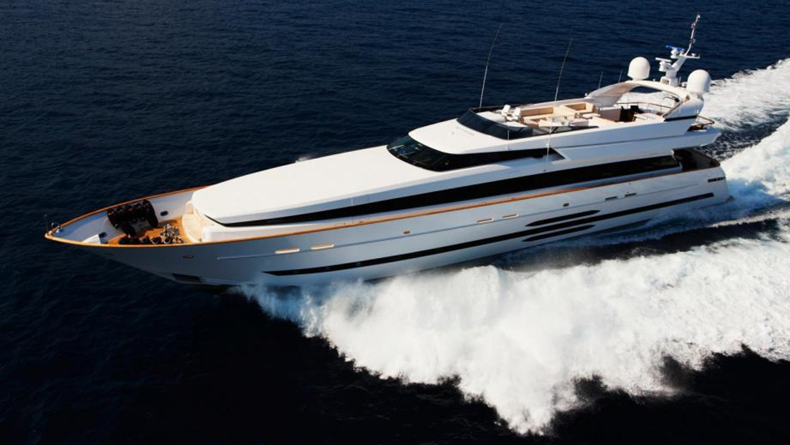 41m Cantieri di Pisa motor yacht Blink sold