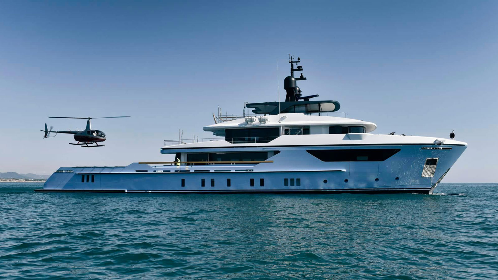 €2.7M price drop on 47m Sanlorenzo 500EXP yacht Ocean Dreamwalker III