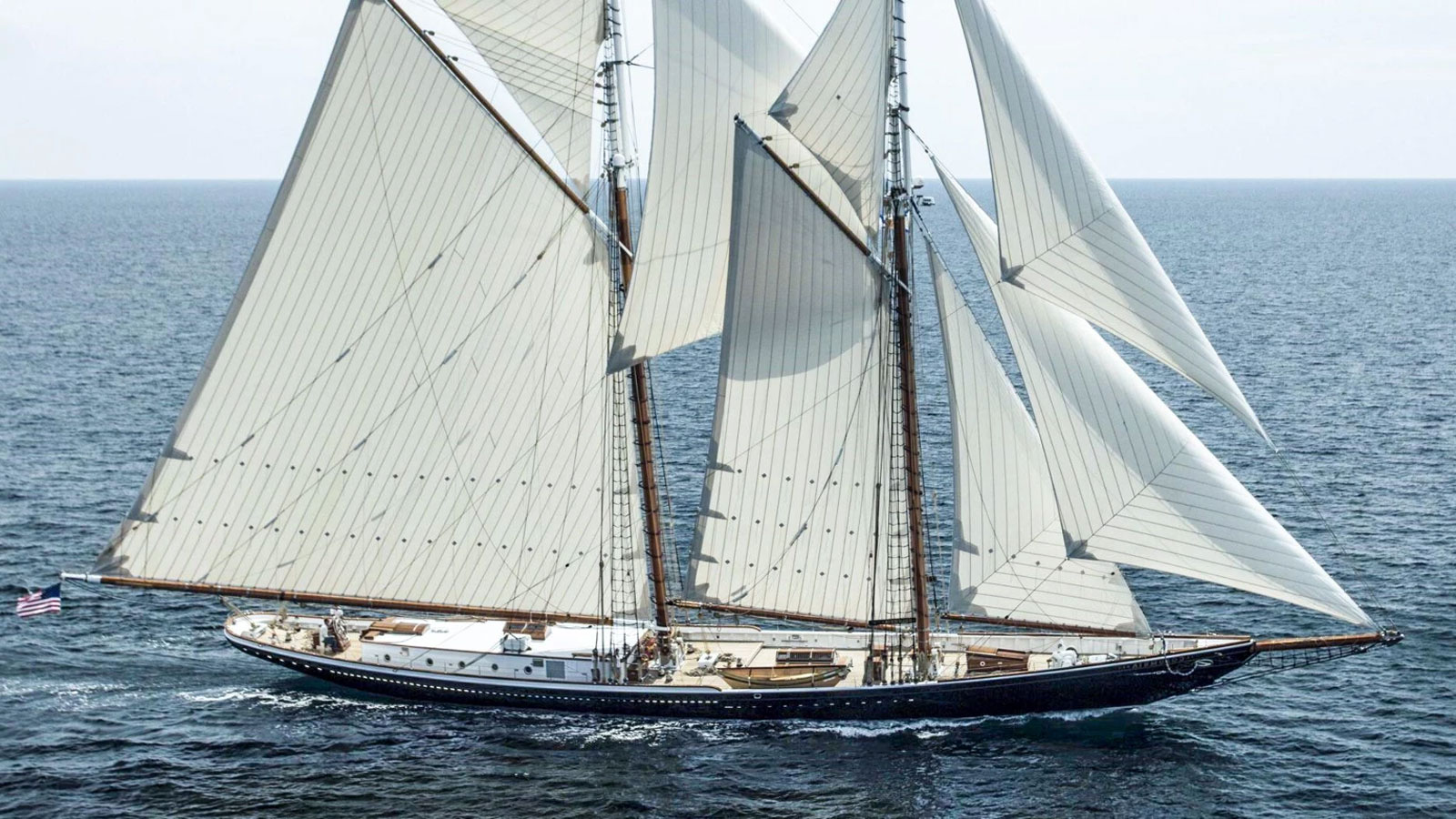 Columbia yacht (Eastern Shipbuilding, 43.03m, 2014)