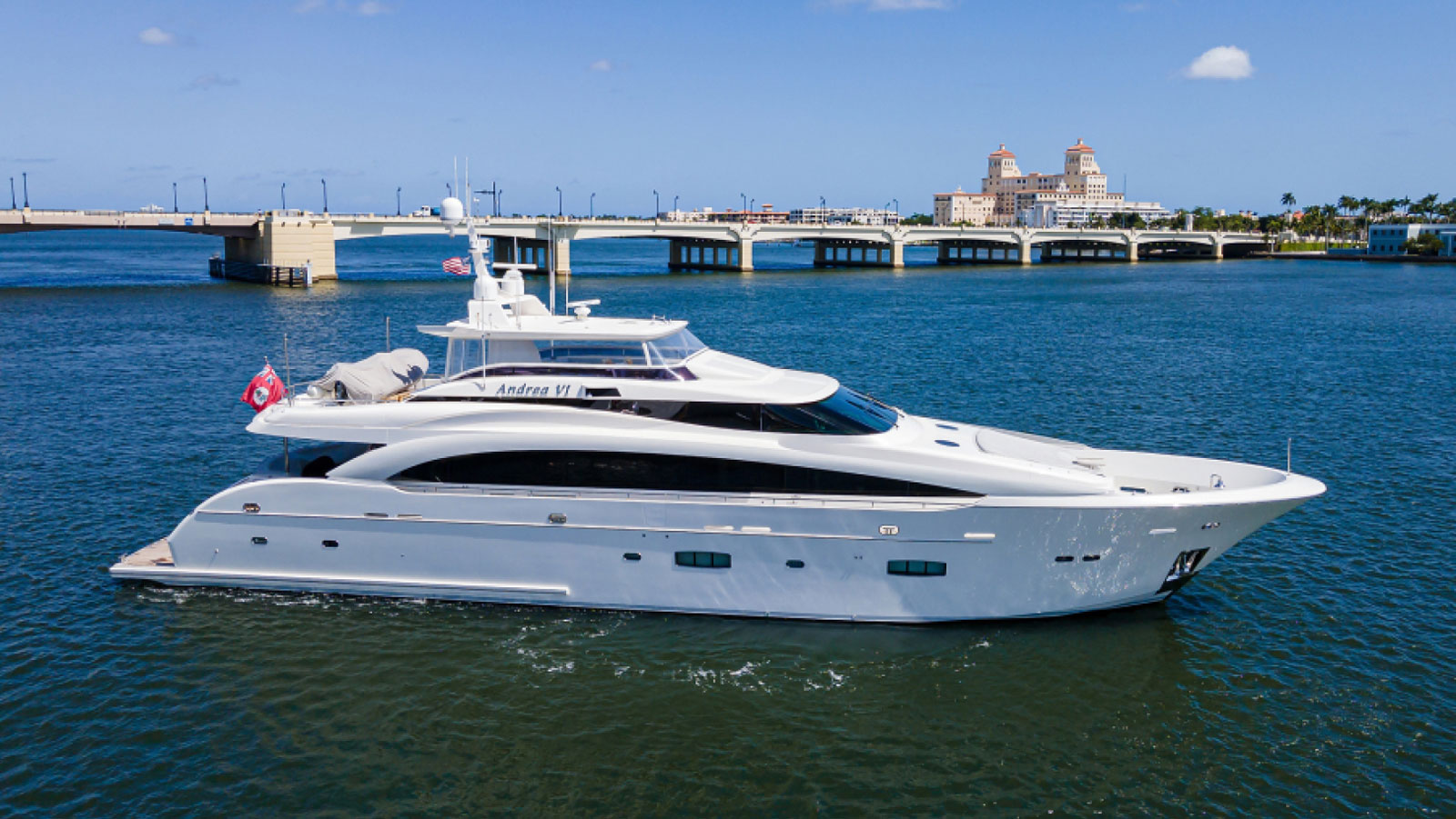 $1M price drop on 34m Horizon motor yacht Andrea VI