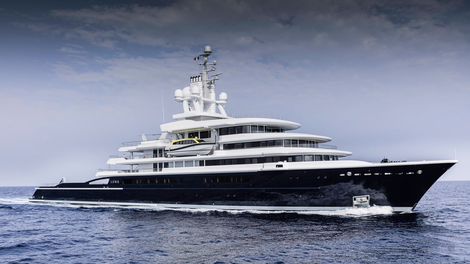 Luna yacht (Lloyd Werft, 114.2m, 2010)