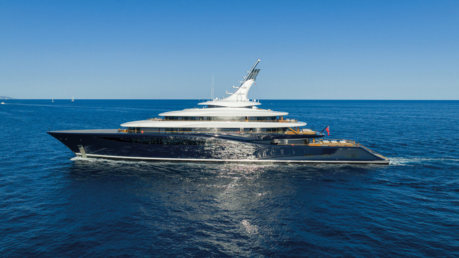 Breakthrough yacht (Feadship, 118.8m, 2025)