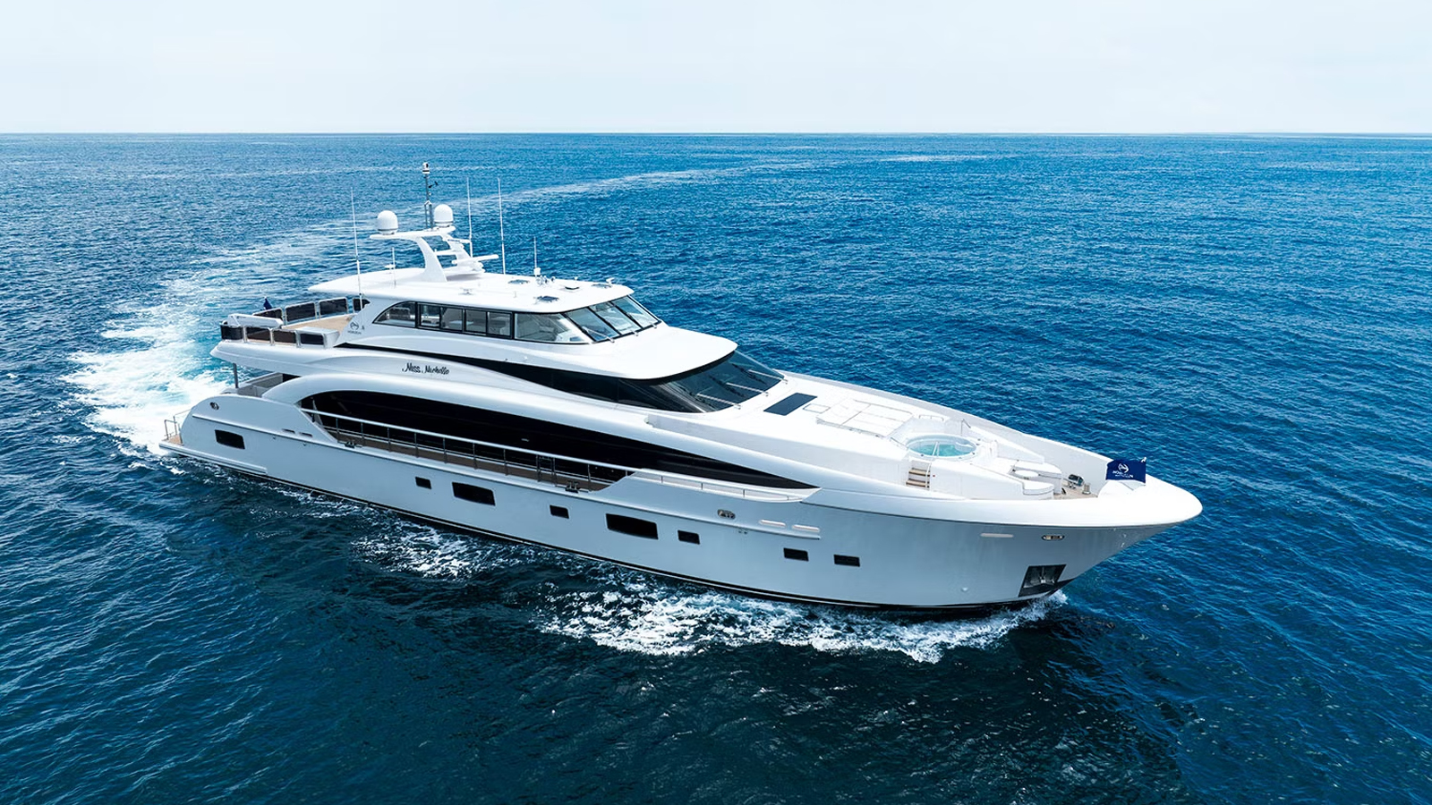 Further $700k price drop on 2025 37m Horizon motor yacht Miss Michelle
