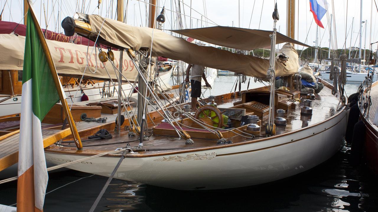 HALLOWEEN yacht (was COTTON BLOSSOM IV) Boat International